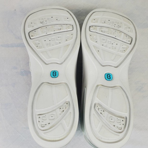 Bzees Flirty Gray Lace Slip On Cushioned Sneakers Women's Size 6M - Picture 7 of 11